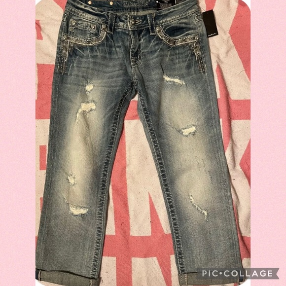 Miss Me Jeans Size 29 Cropped NWT
Gorgeous Jeans - Picture 2 of 11
